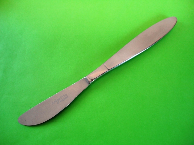 4 x Arthur Price International Stainless Steel Apollo Pattern Knives 22cm 